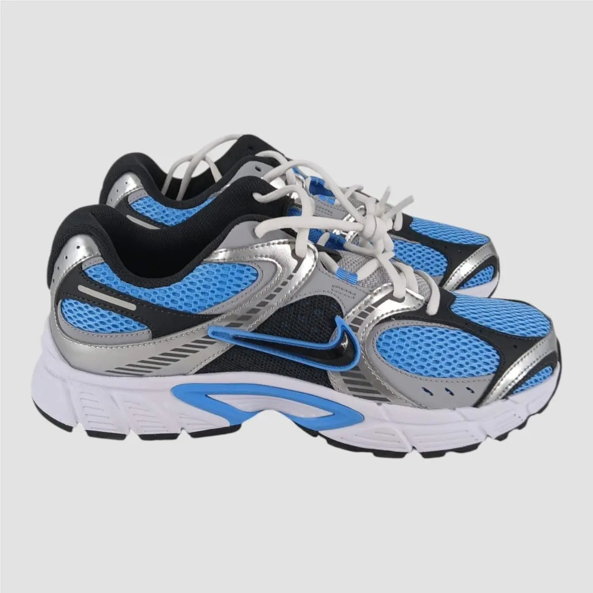 Nike Women`s V5 Rnr Lifestyle Shoes Sneakers Size 11