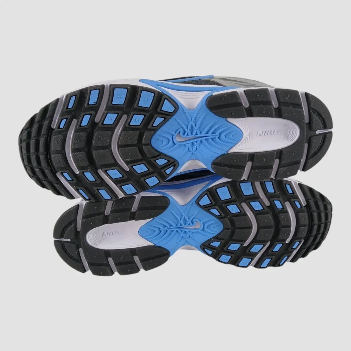 Nike shoes - As in Pic 4