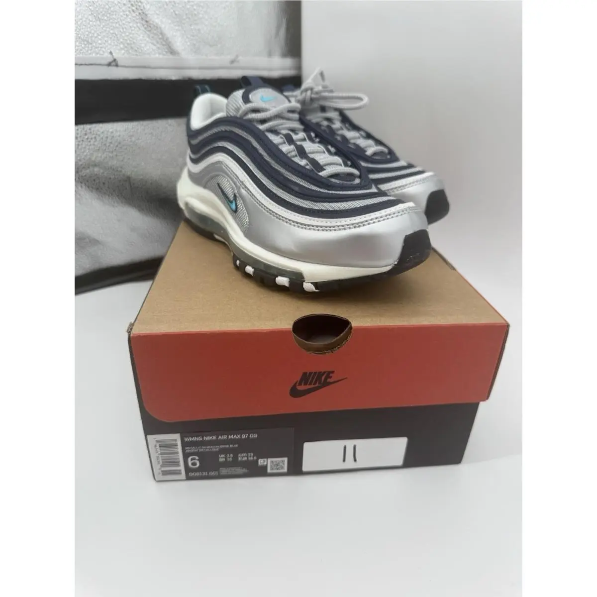 Nike shoes - Silver 3