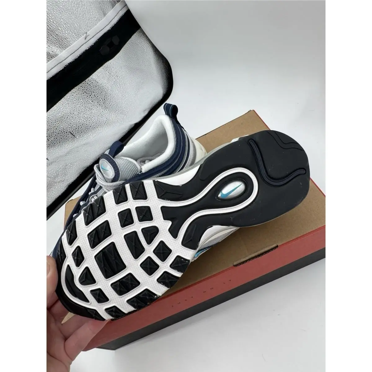 Nike shoes - Silver 4