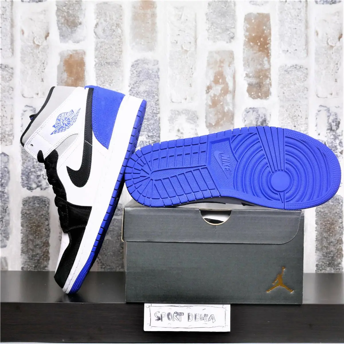 Nike shoes - Jordan 1 - Hyper Royal Blue/White 4