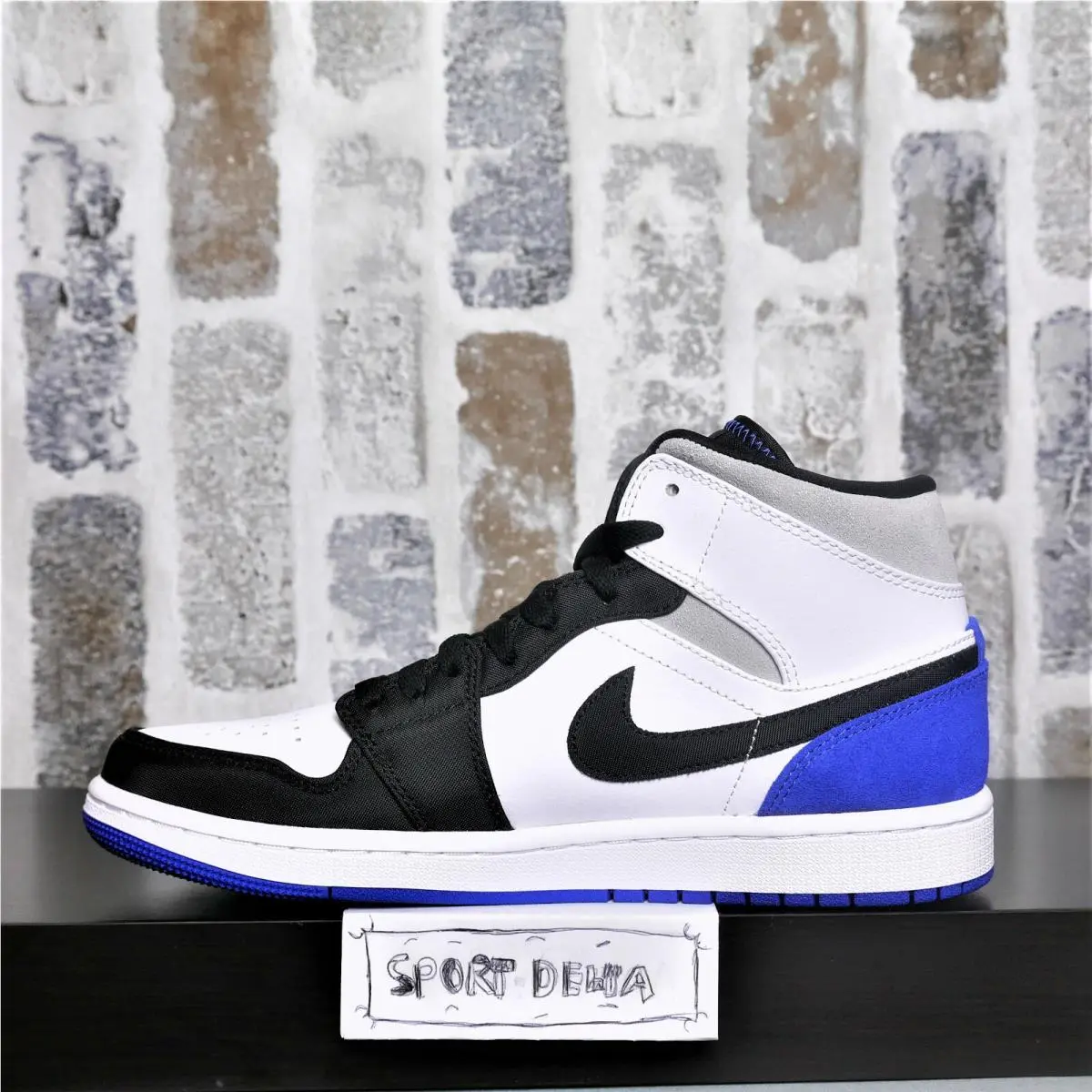 Nike shoes - Jordan 1 - Hyper Royal Blue/White 1