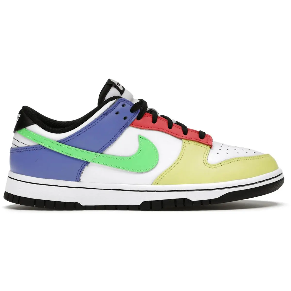 Size 5.5W Nike Dunk Low Green Strike Women`s