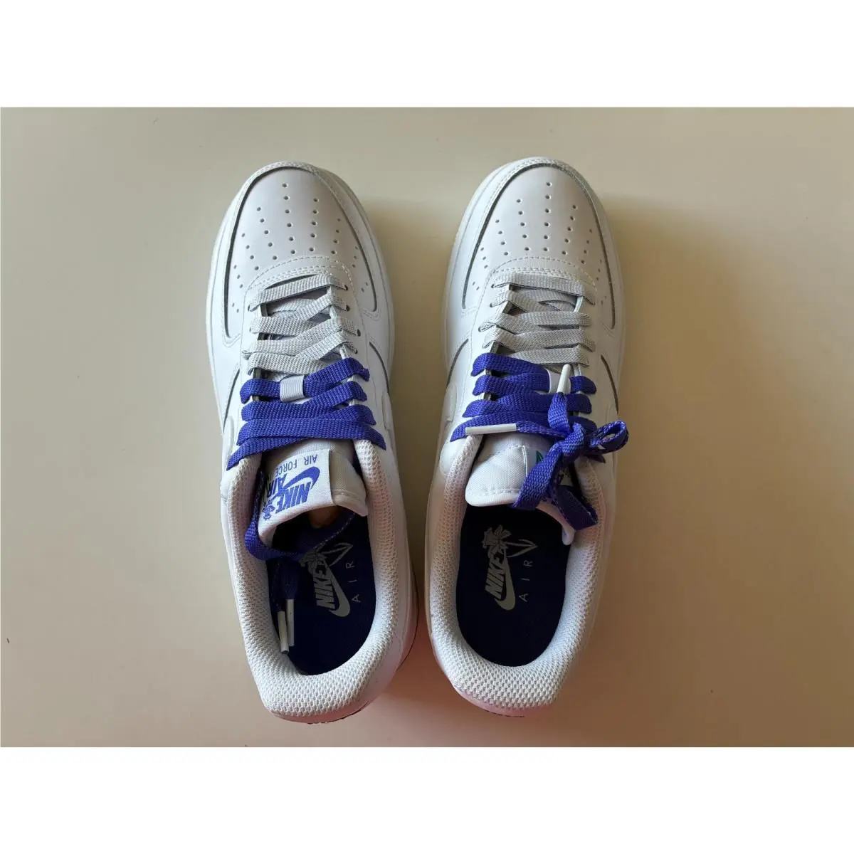 Nike shoes - White (UPC: 198730351506) 0
