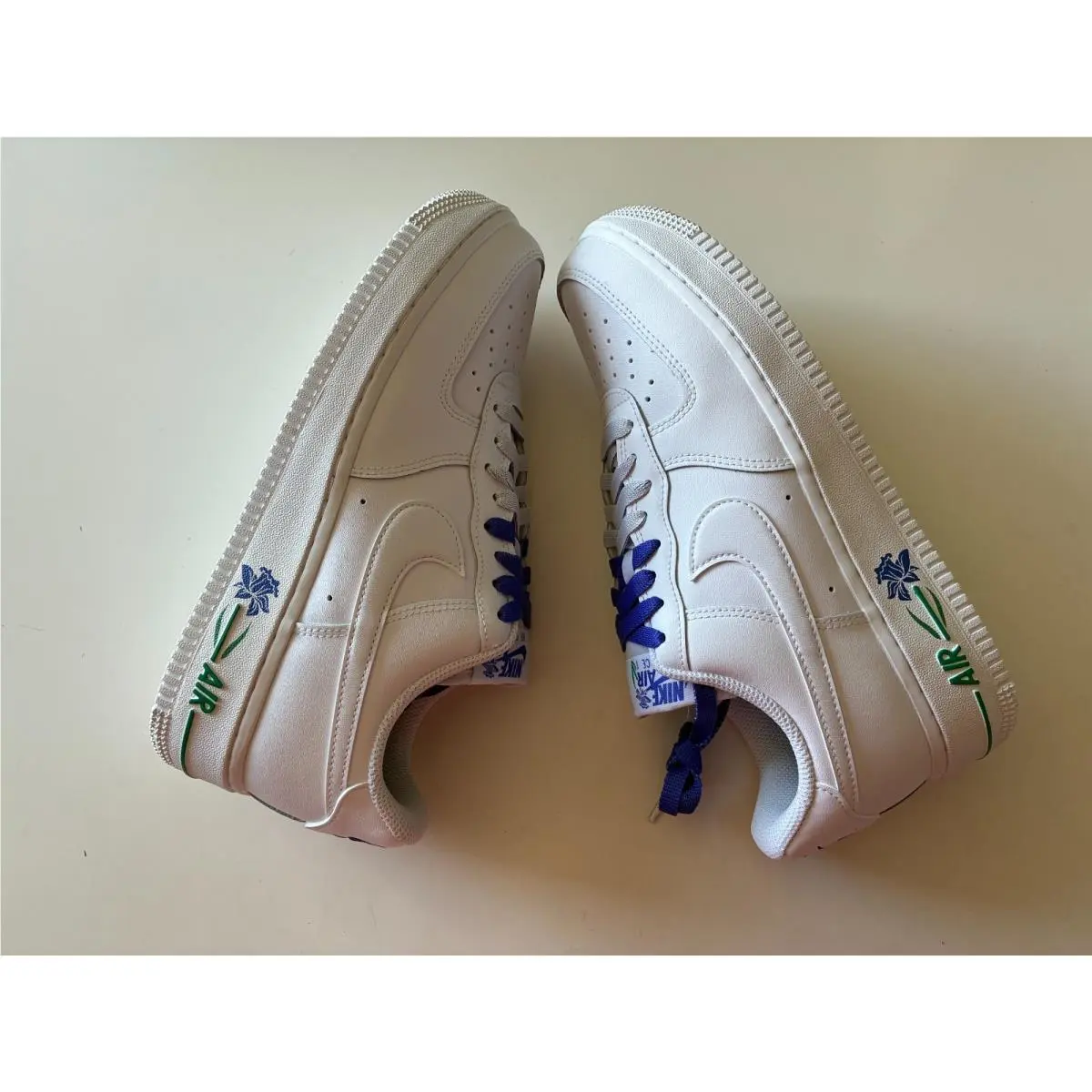 Nike shoes - White (UPC: 198730351506) 3