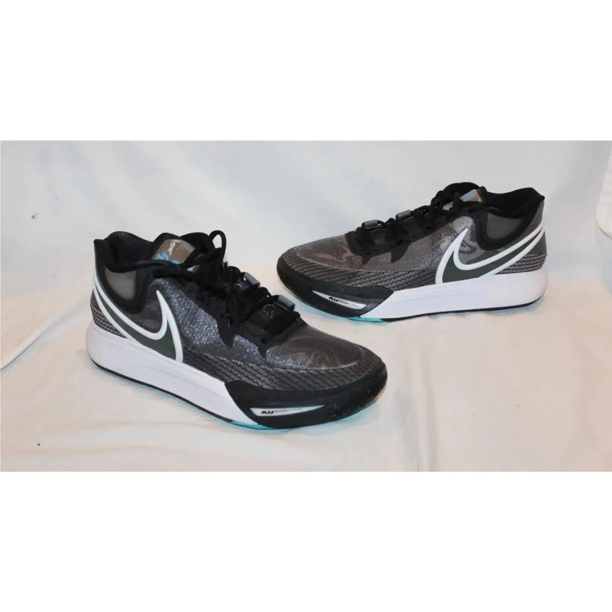 Nike Men`s Kyrie 8 Black Mercury Gray Basketball Sneakers SZ 13