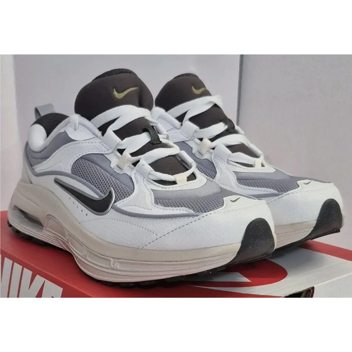 Nike Womens Air Max Bliss Wolf Gray Size 9 Athletic Running Shoes..new