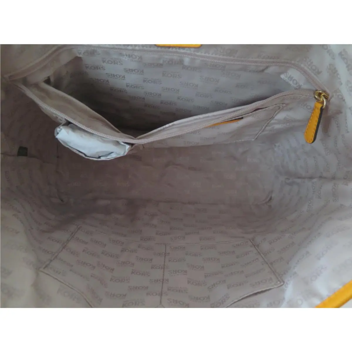 Michael Kors  bag  - Michael Kors Jet Set Travel - 35S3GTVT2T - Vintage Yellow Magnetic Snap Closure, Lining: Beige, Exterior: Vintage Yellow