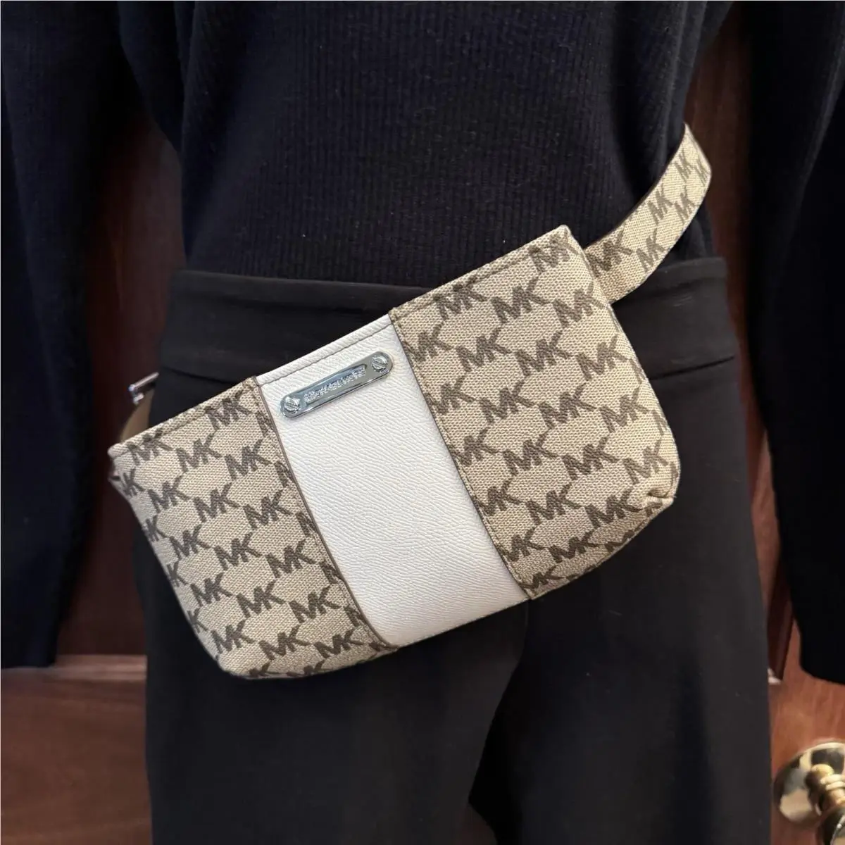 Michael Kors  bag  - Exterior: Ivory, Lining: Beige