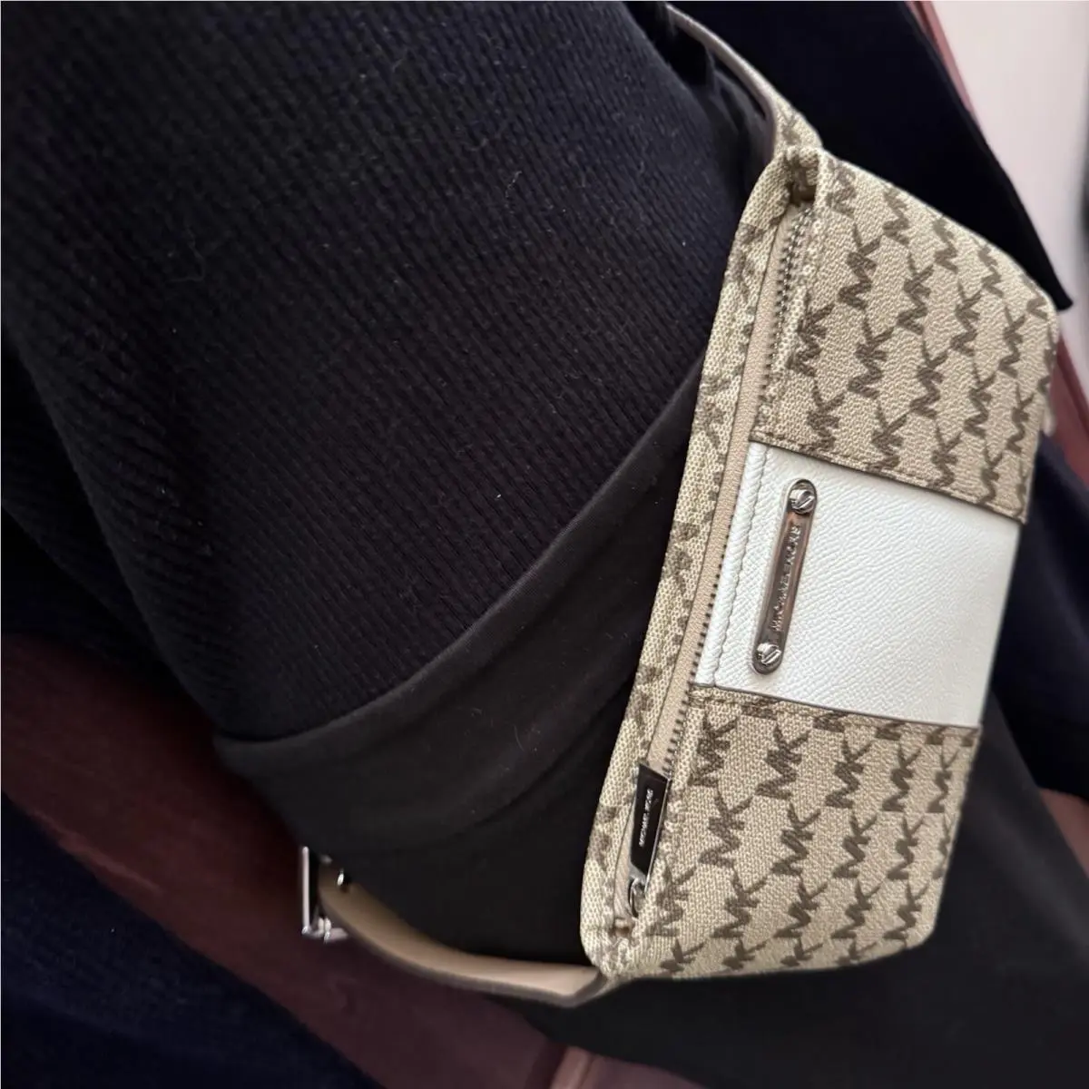 Michael Kors  bag  - Exterior: Ivory, Lining: Beige