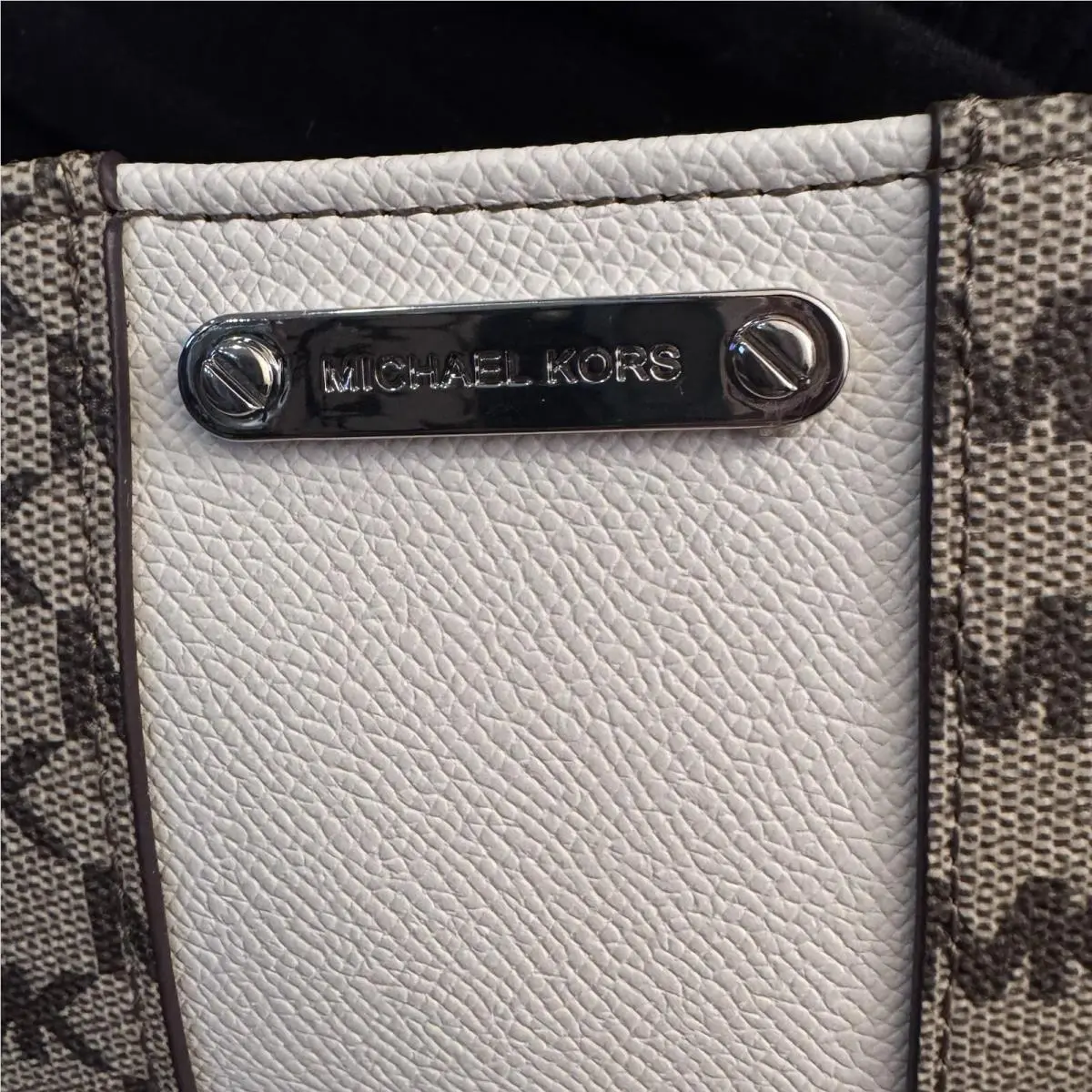 Michael Kors  bag  - Exterior: Ivory, Lining: Beige