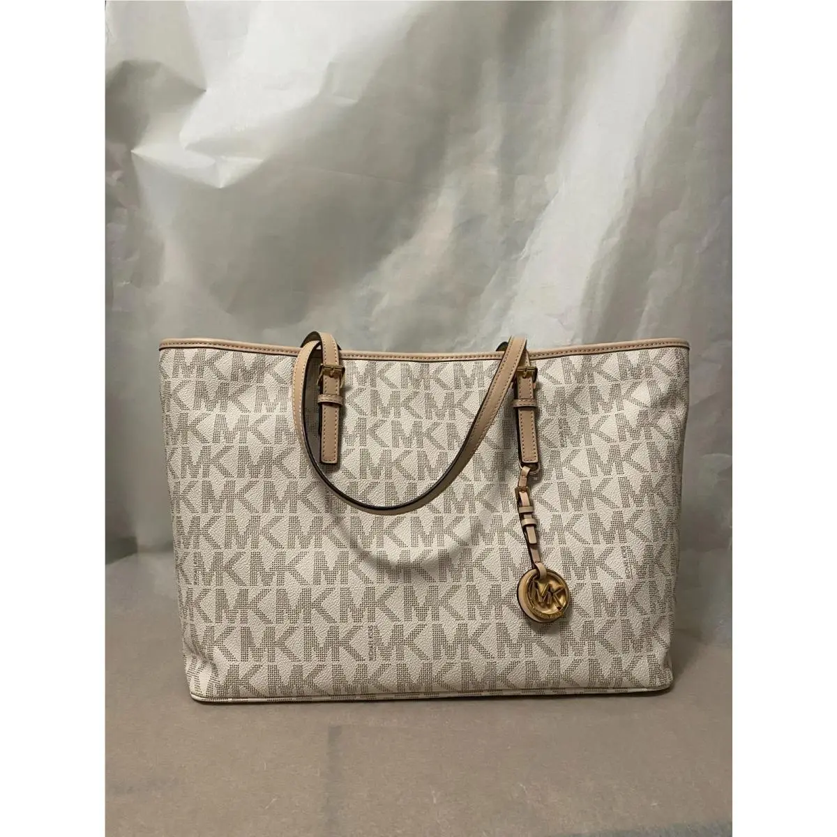 Jet Set Travel Med Top Zip Multiftunction Tote Vanilla 30T5GTVT2B by Michael Kors