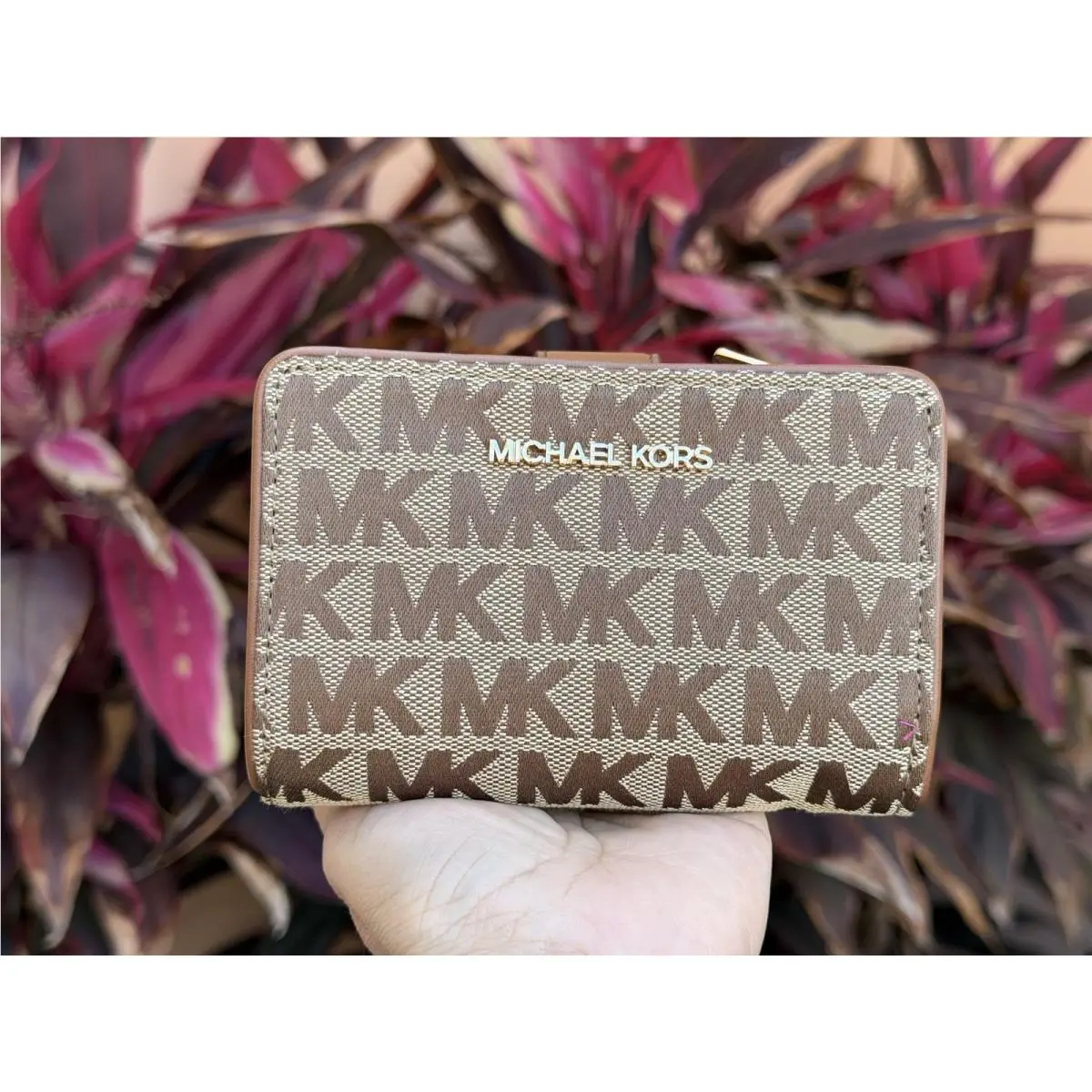 Michael Kors Jet Set Travel Medium Bifold Coin Zipper Wallet MK Beige Brown