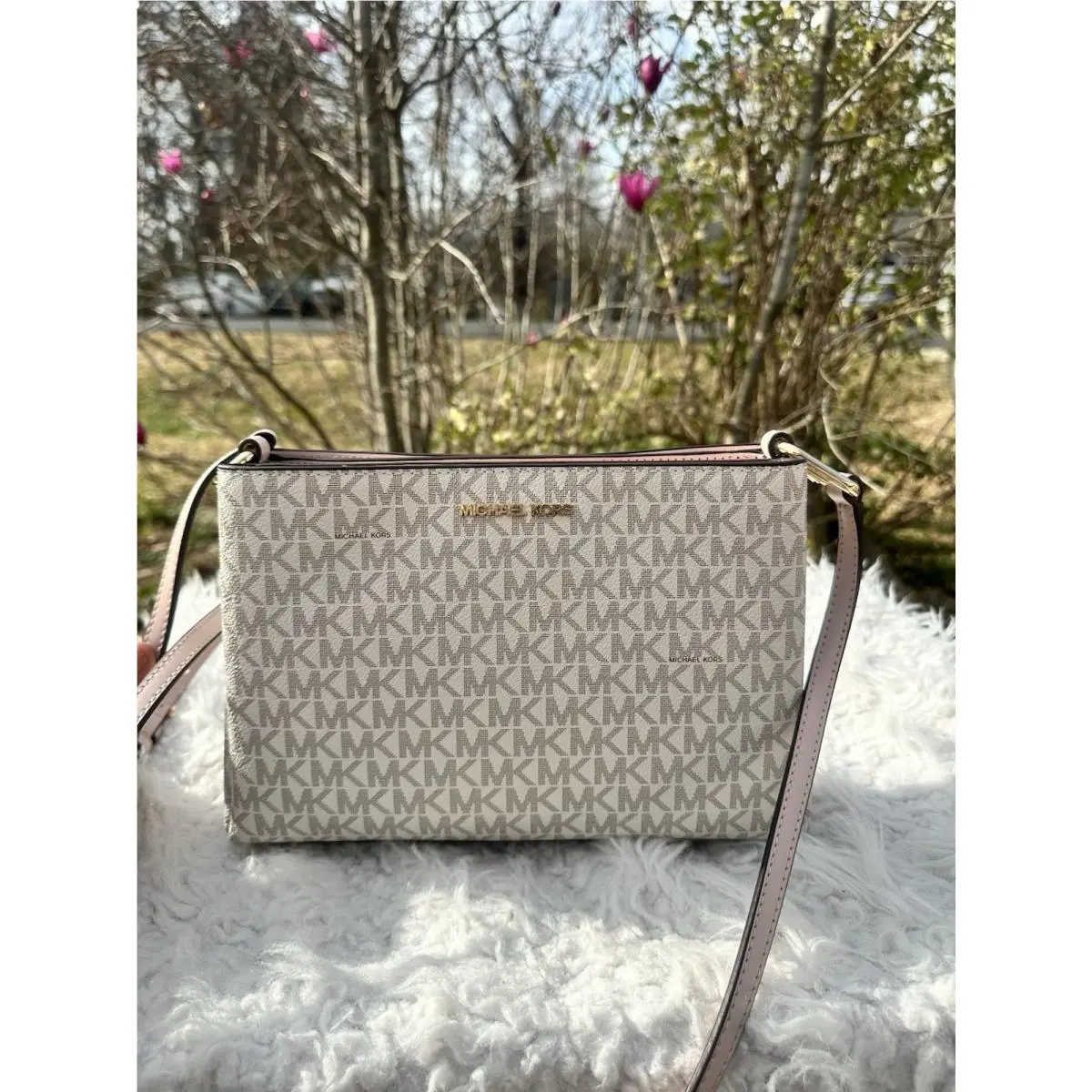 Michael Kors Crossbody Trisha Medium Triple Compartment Bag