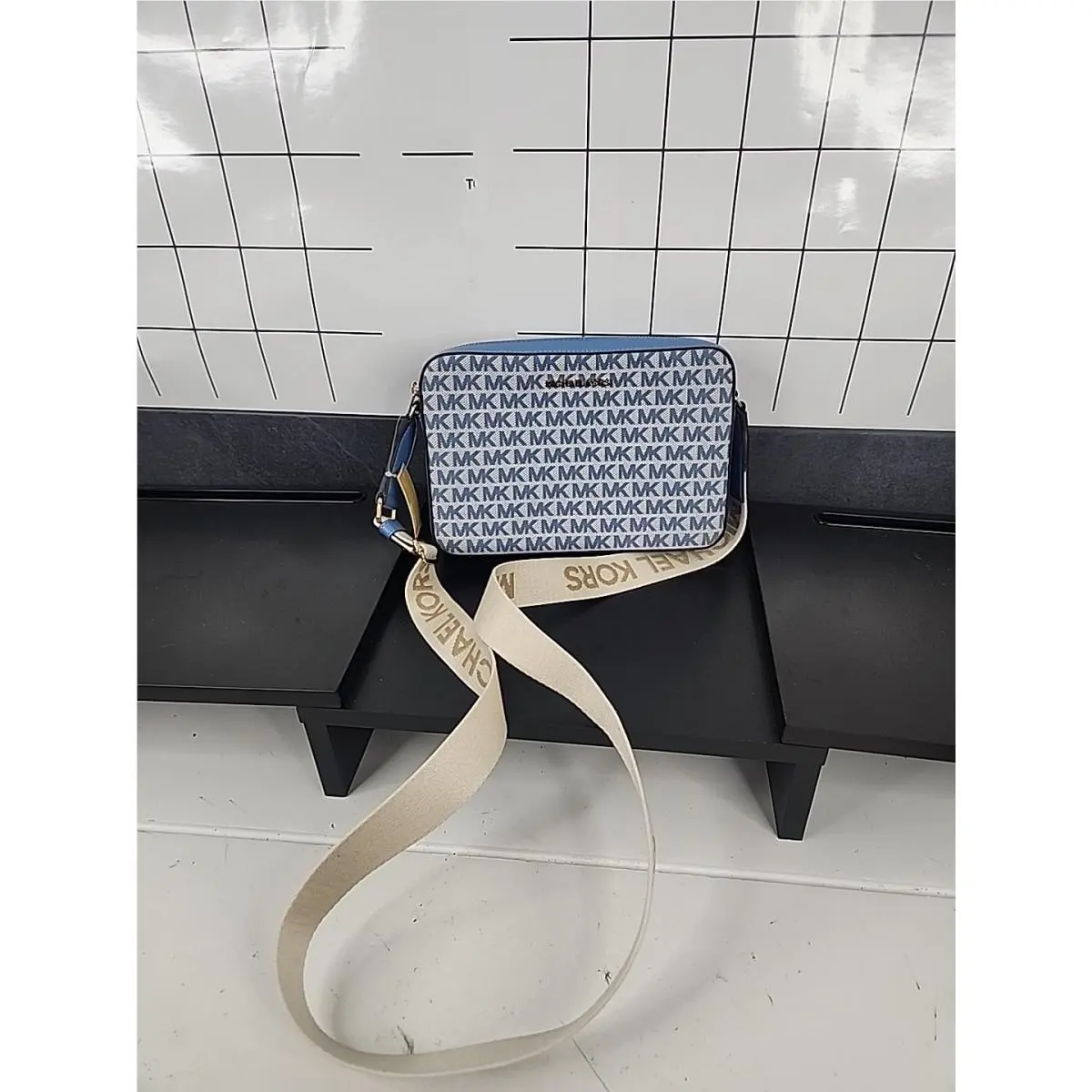 Michael Kors Jet Set Large Crossbody Ivry/chimbry Gold Hardware