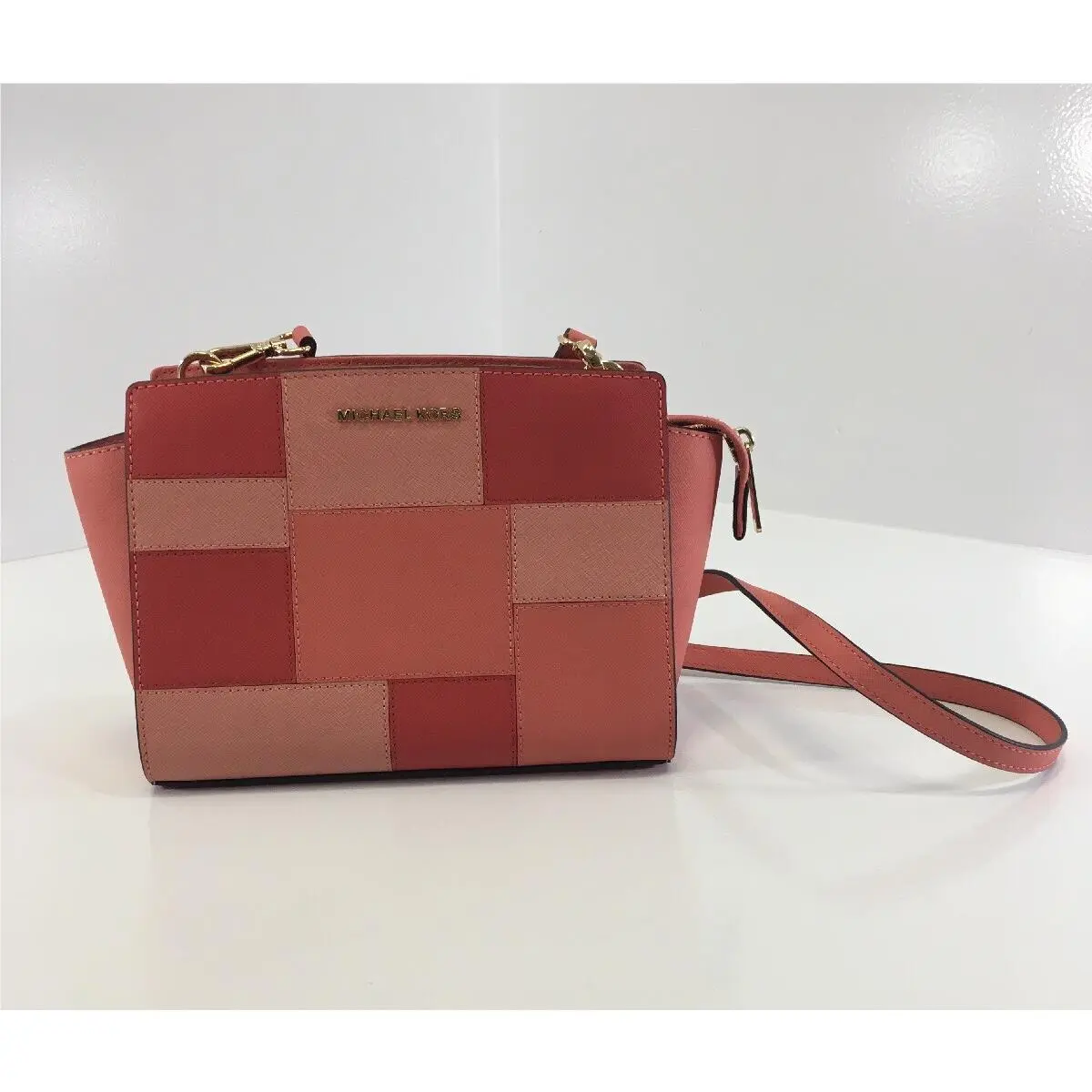 Michael Kors Women’s Messenger Leather Crossbody Bag Pink Grapefruit Medium Nwt+