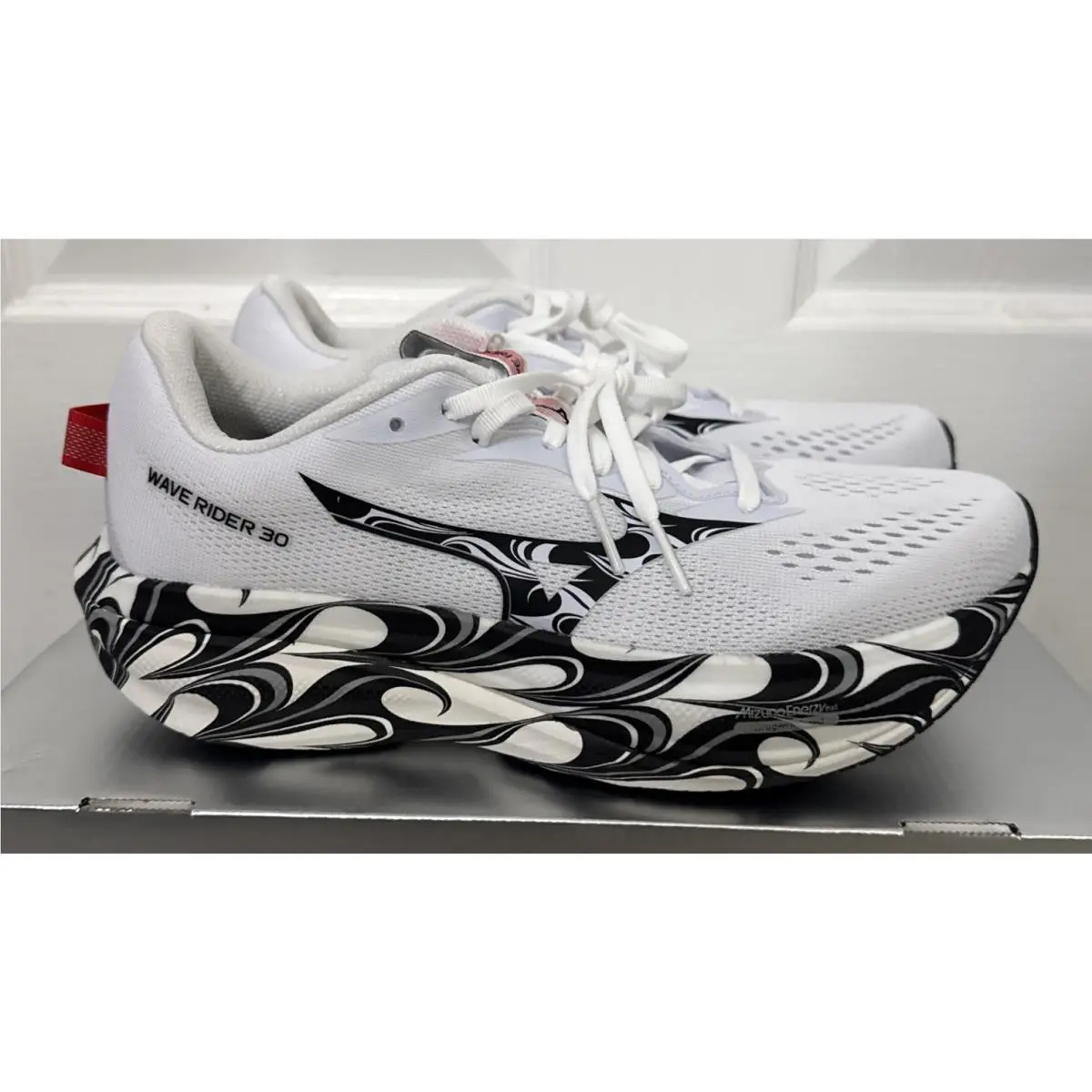 Mizuno Wave Rider 30 White Black Women’s 9 Mens 7.5 Running Shoes