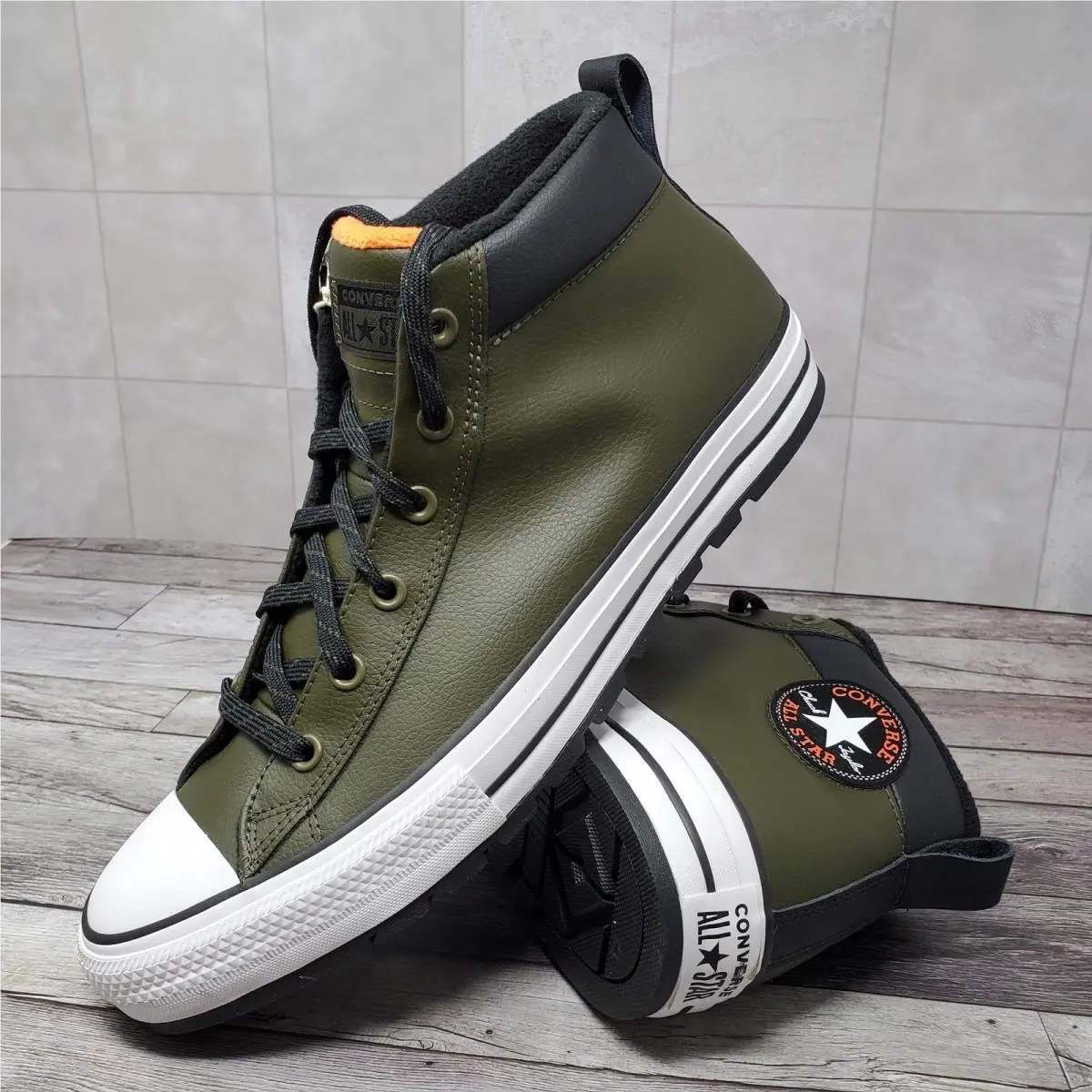 Converse Men’s Size 13 Leather Sneakers Chuck Taylor Mid Camo Green 172959C