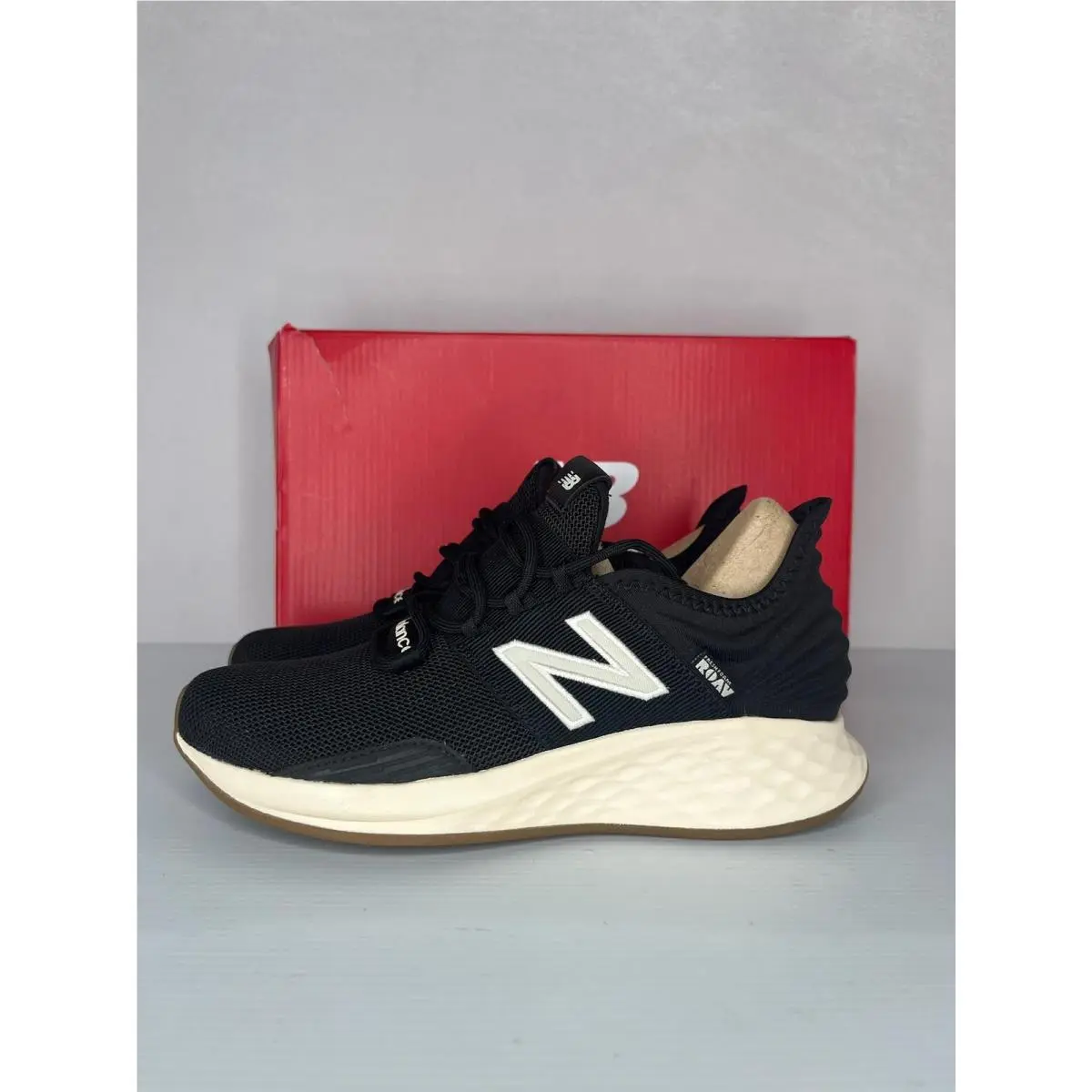 New Balance Fresh Foam Roav Shoes Womens Size 7 Black White Running Sneakers New