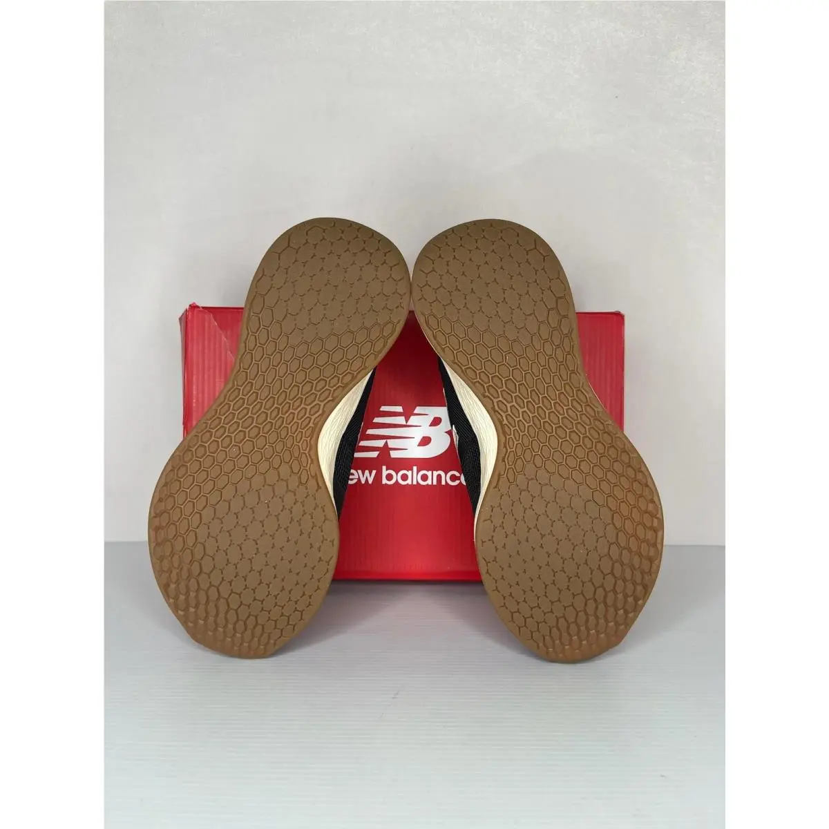 New Balance shoes - New Balance Fresh Foam Roav - Black 5