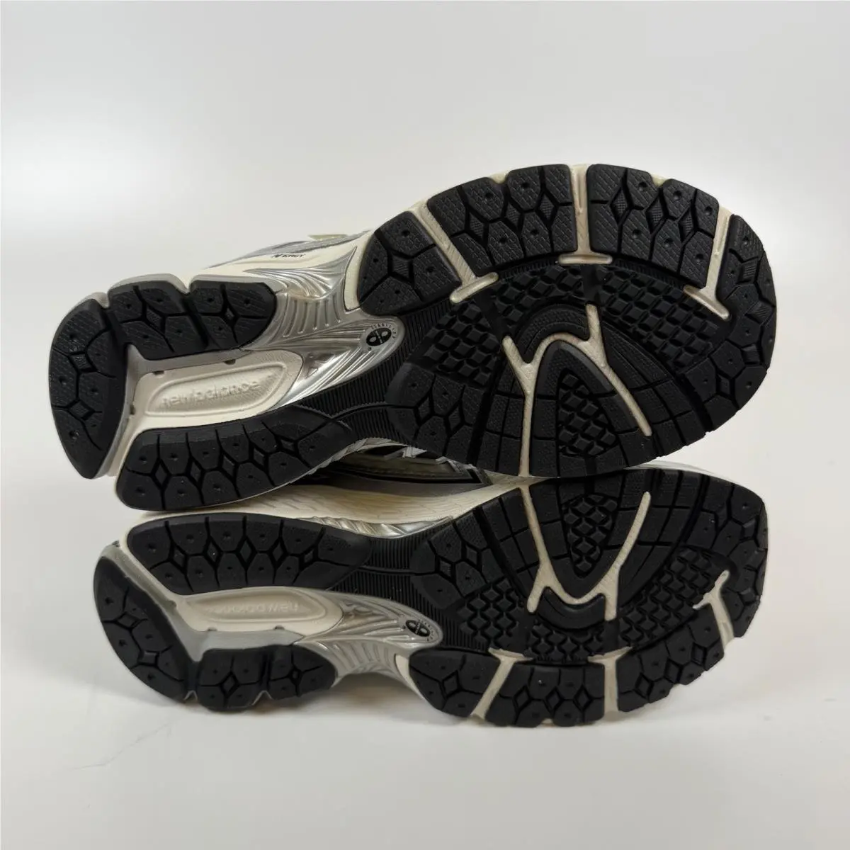 New Balance shoes - New Balance 1906R - Silver 4