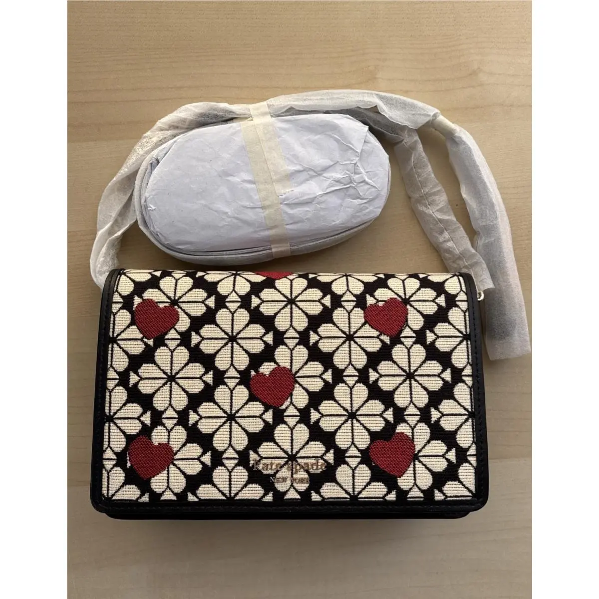 Kate Spade Spade Flower Jacquard Hearts Chain Wallet Black Multi k5203