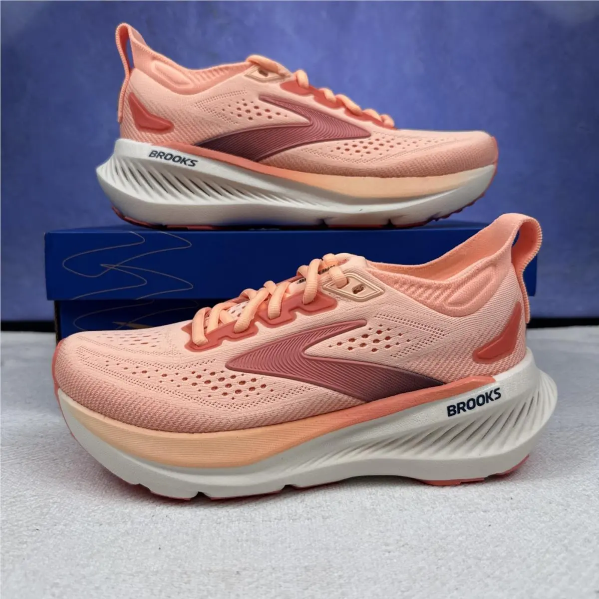 Brooks Glycerin 23 Women US 5.5 B Running Shoes Coral Peach Spellbound
