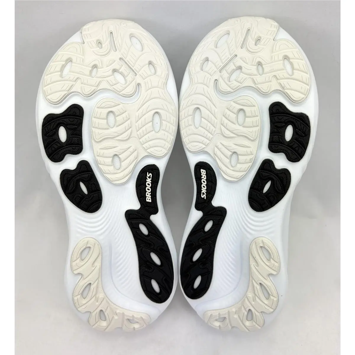 Brooks shoes - Brooks Adrenaline GTS 25 - Adrenaline GTS - 120443 1B 127 - White/White/Silver (UPC: 195394665482) 5