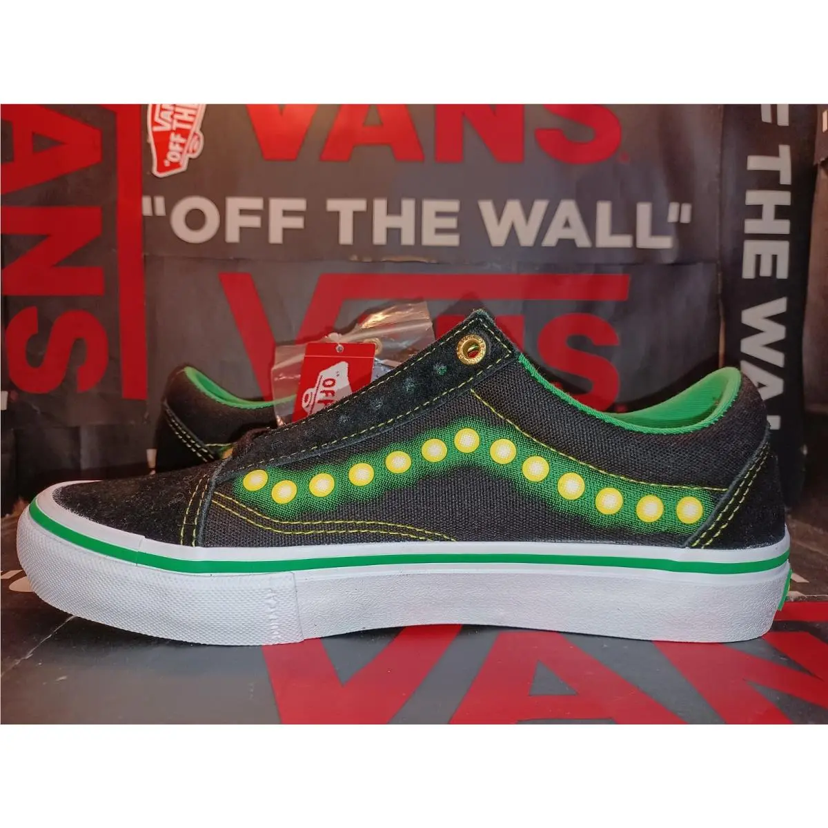 Vans Shake Junt Old Skool Pro Black/white with Extra Laces VN0A347LOV4