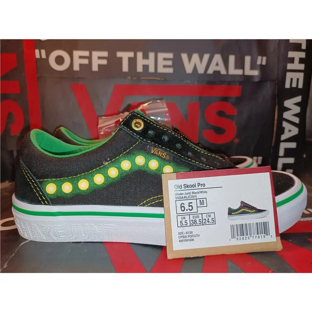 Vans shoes - Shake Junt - Shake Junt - VNOA45JC0V4 - Black/Green/White 0