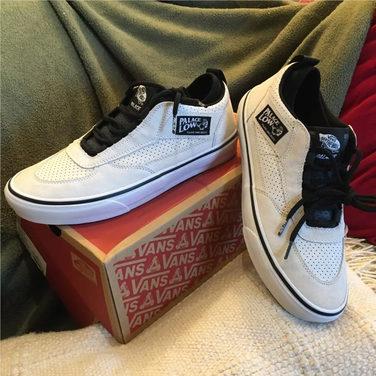 Palace Low `white Vans Off The Wall 2023 Limited Edition 9.5 Blanc de Blanc