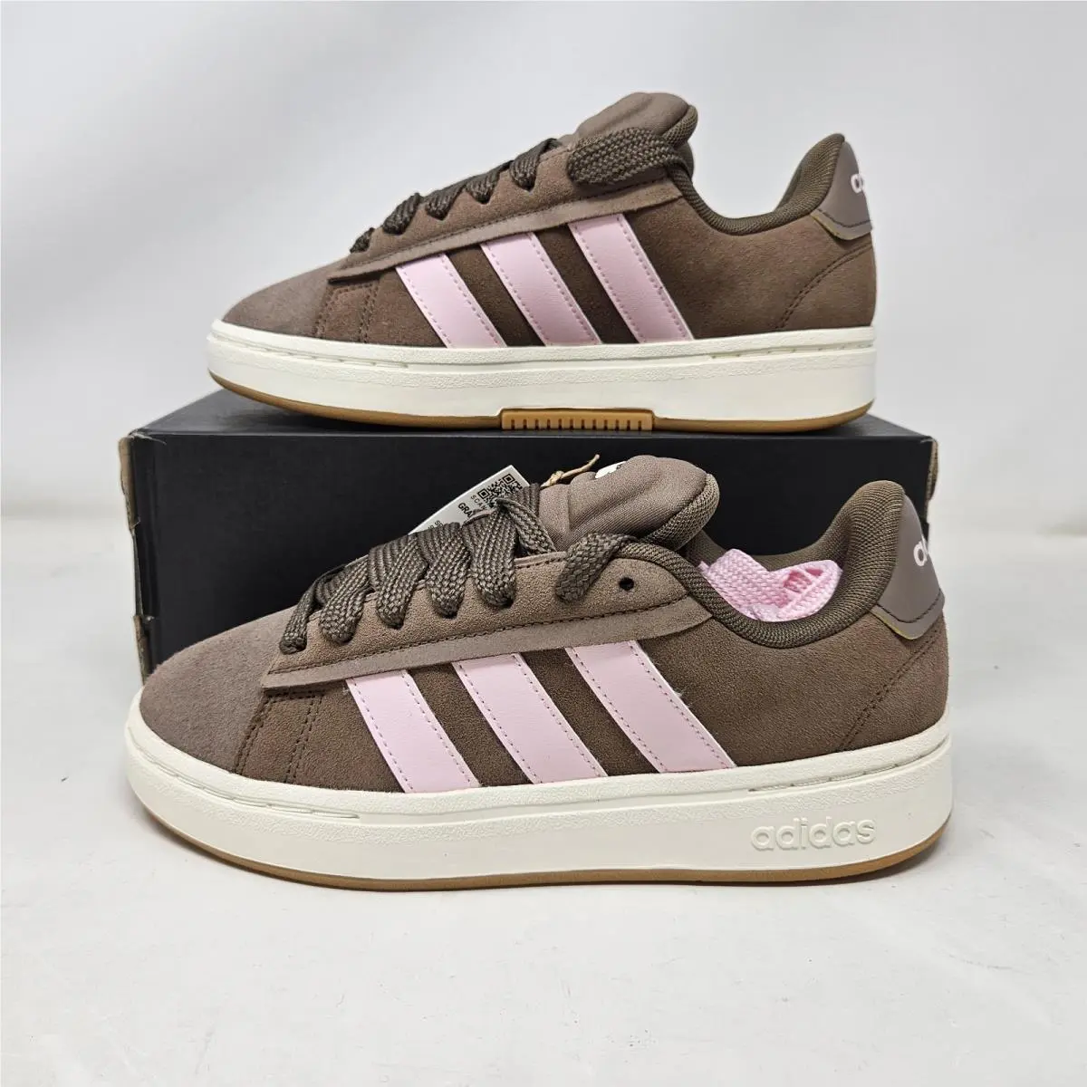 Grand Court Alpha 00s Brown Comfy Casual Shoe / JR0541 / Women`s Size 9.5 by Adidas