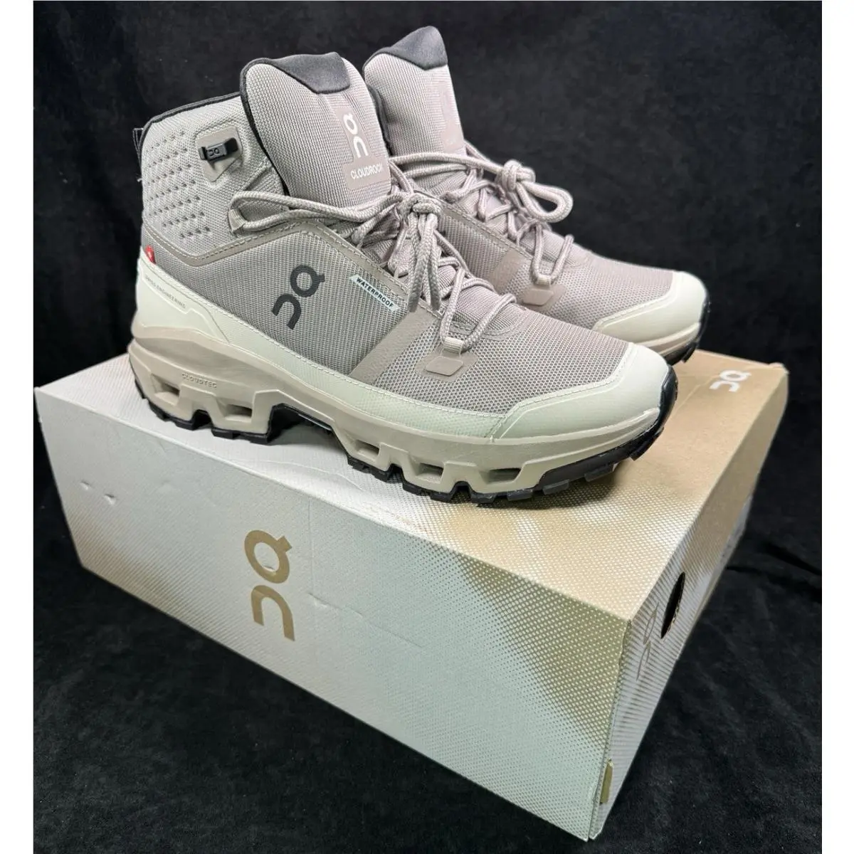 On Cloudrock Mid Waterproof Mens 8.5 Trail Hiking Boot Cinder Desert 3MF10163318