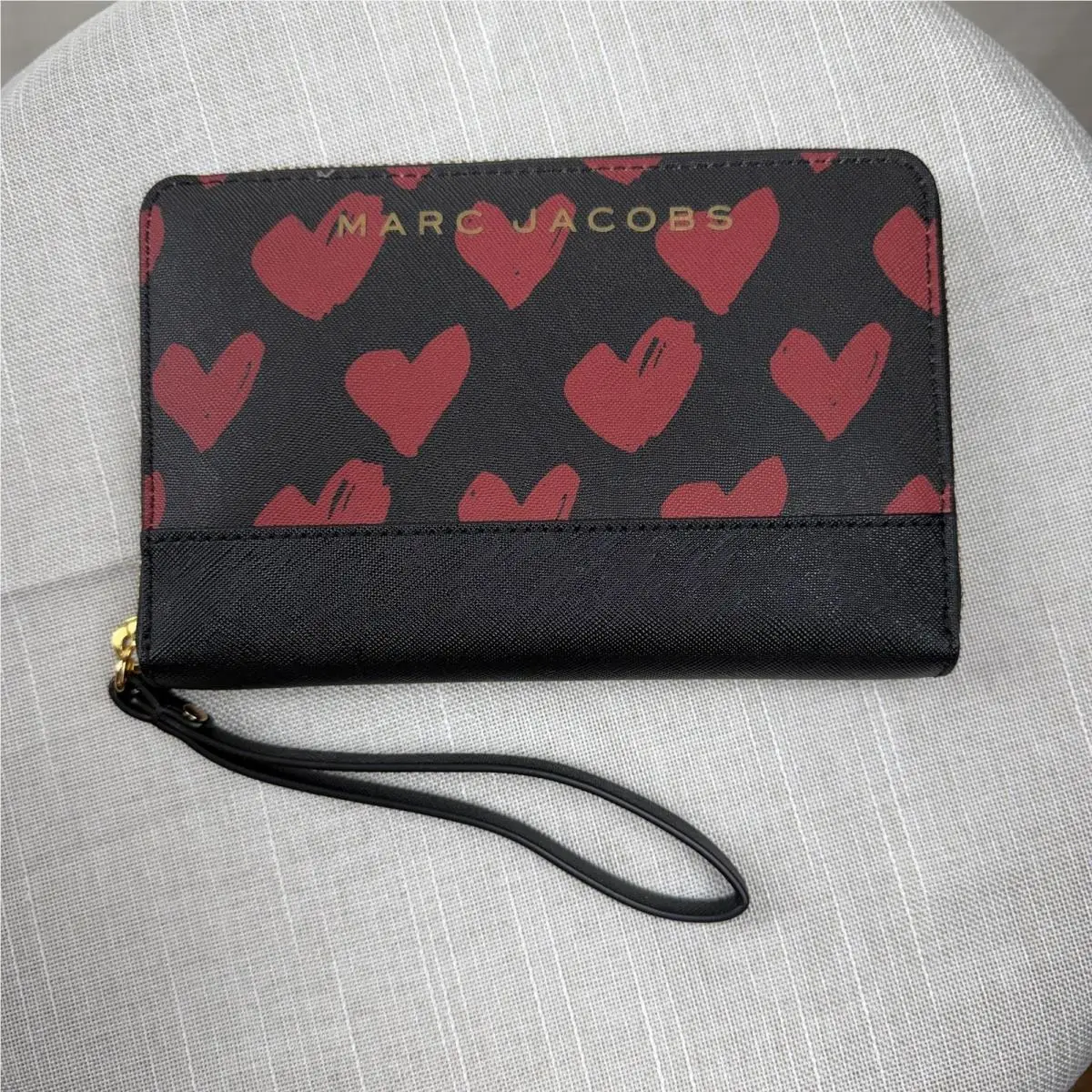 Marc Jacobs Wallet Womens One Size Black Logo Heart Print Zip Around Wristlet