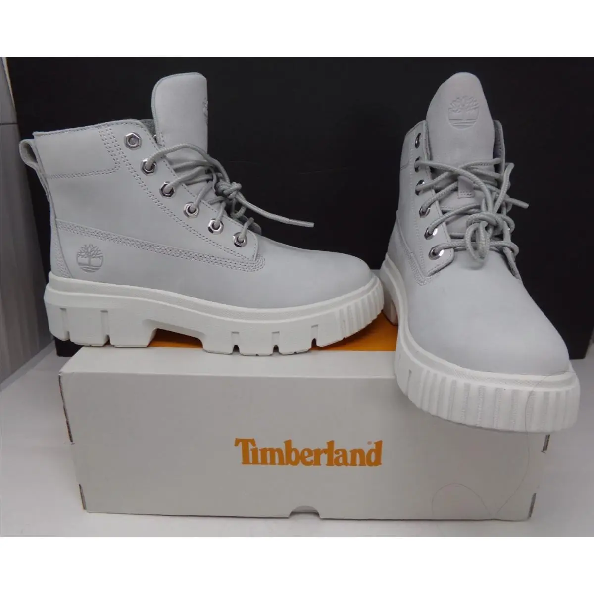 Timberland Women`s Greyfield Boots TB-0A5RPR-032 Light Grey/nubuck Sz 8.5 M