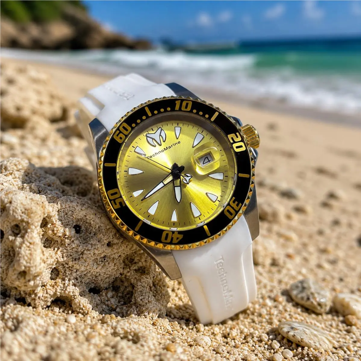 Technomarine Manta Sea Men`s Watch - 42mm White w Gold Dial TM-225127