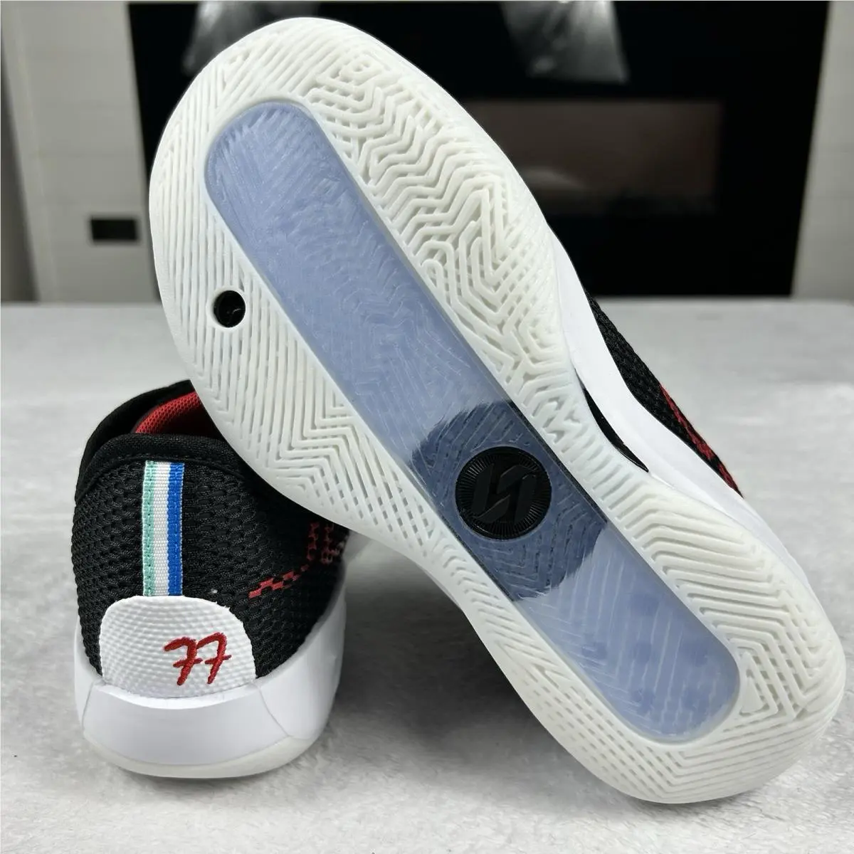 Nike shoes - Jordan Luka 77 Gs - Luka - Ih0573001 - Black (UPC: 0198726385683) 12
