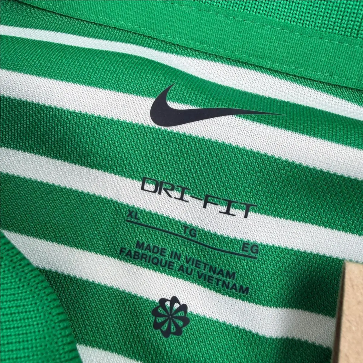 Nike clothing - Nike Dri-Fit - Green 3