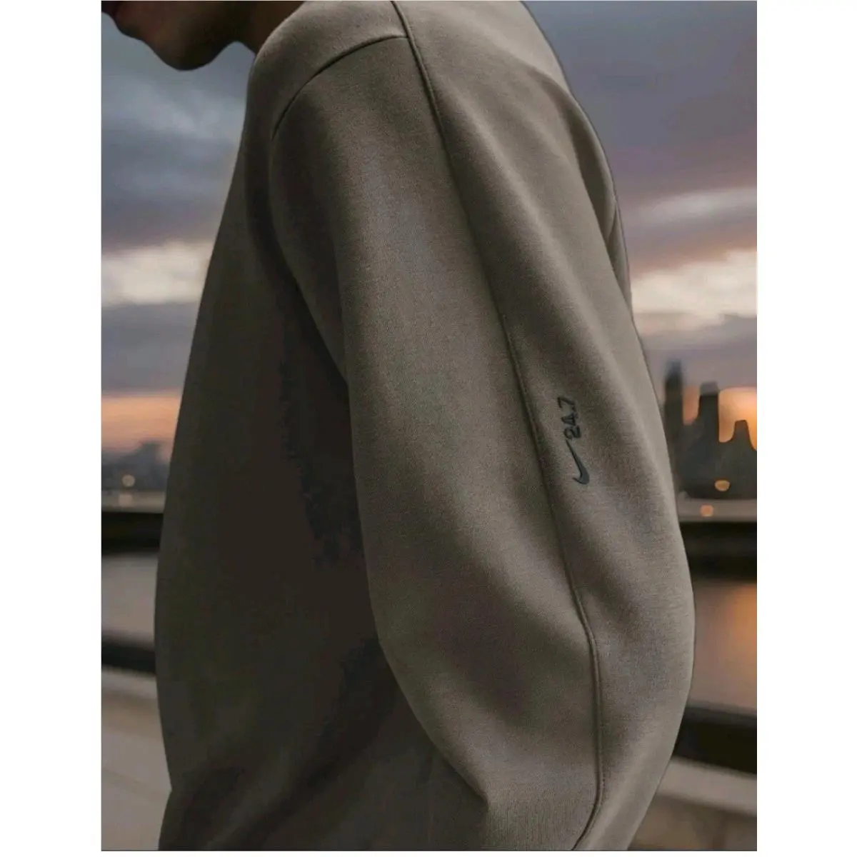 Nike clothing - Beige (UPC: 197859500444) 0
