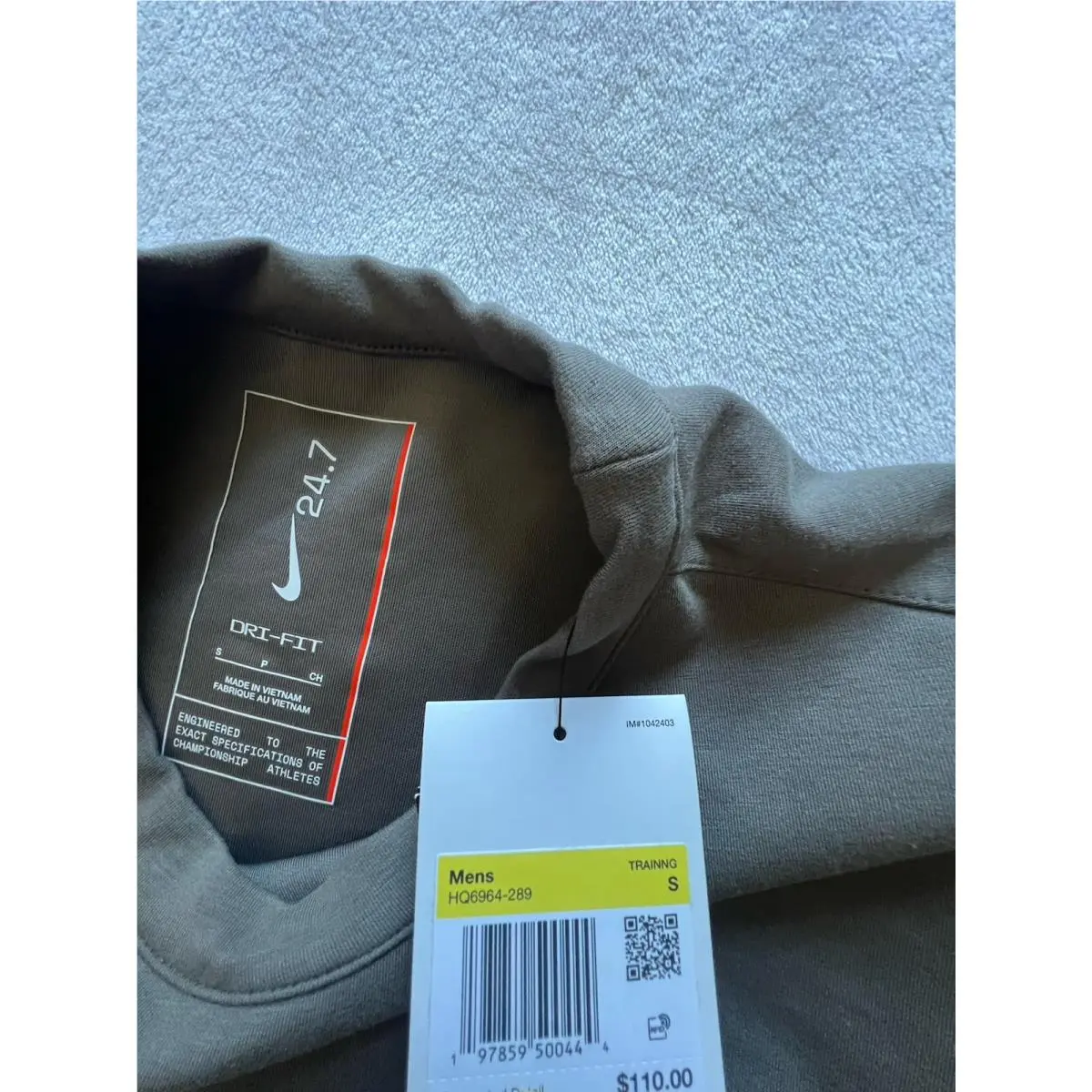 Nike clothing - Beige (UPC: 197859500444) 4