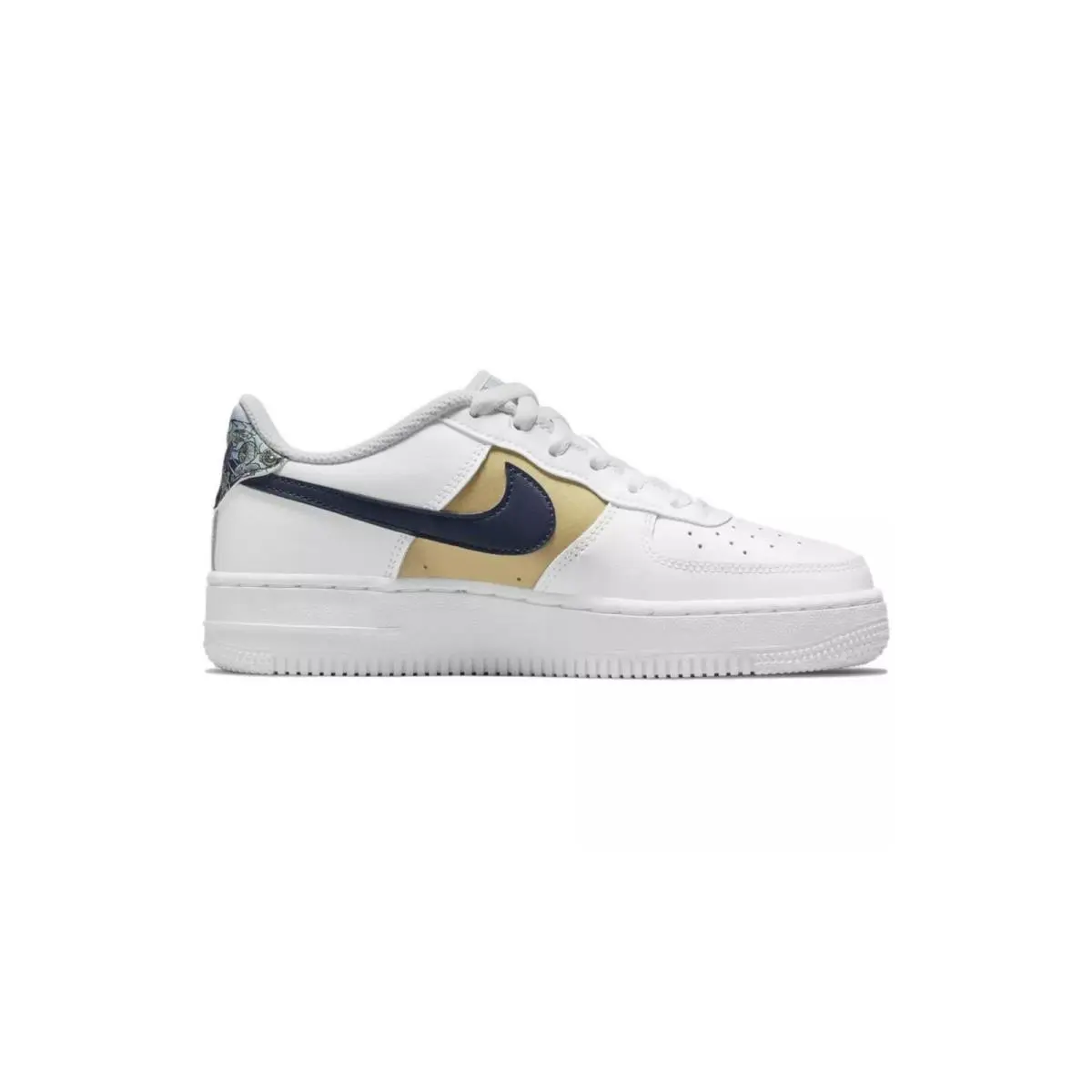 Nike shoes - DM3089-100 - DM3089-100 - White (UPC: 0195239330711) 1
