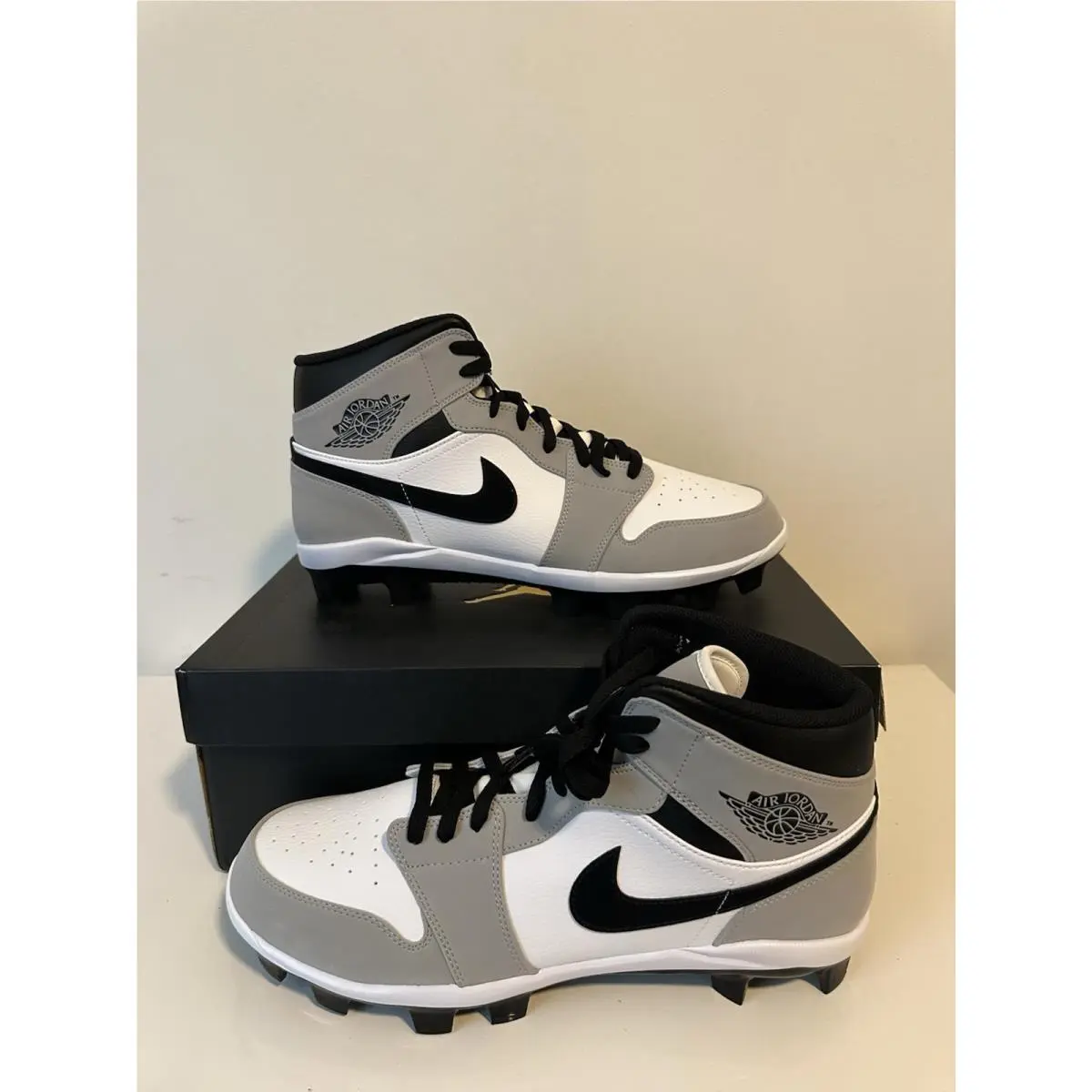 Size 13 Nike Jordan 1 Retro Mcs `light Smoke Grey` AV5354-012 Men`s Cleats