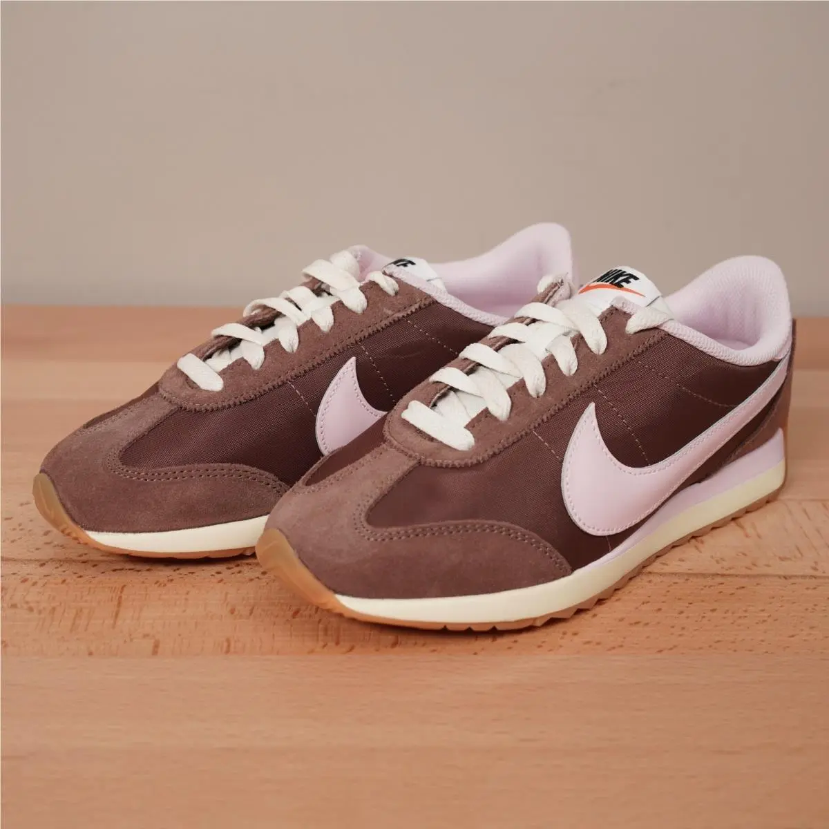 Nike Sneakers Women 8.5 Brown Waffle Debut Retro Lifestyle Shoes DX2943-200