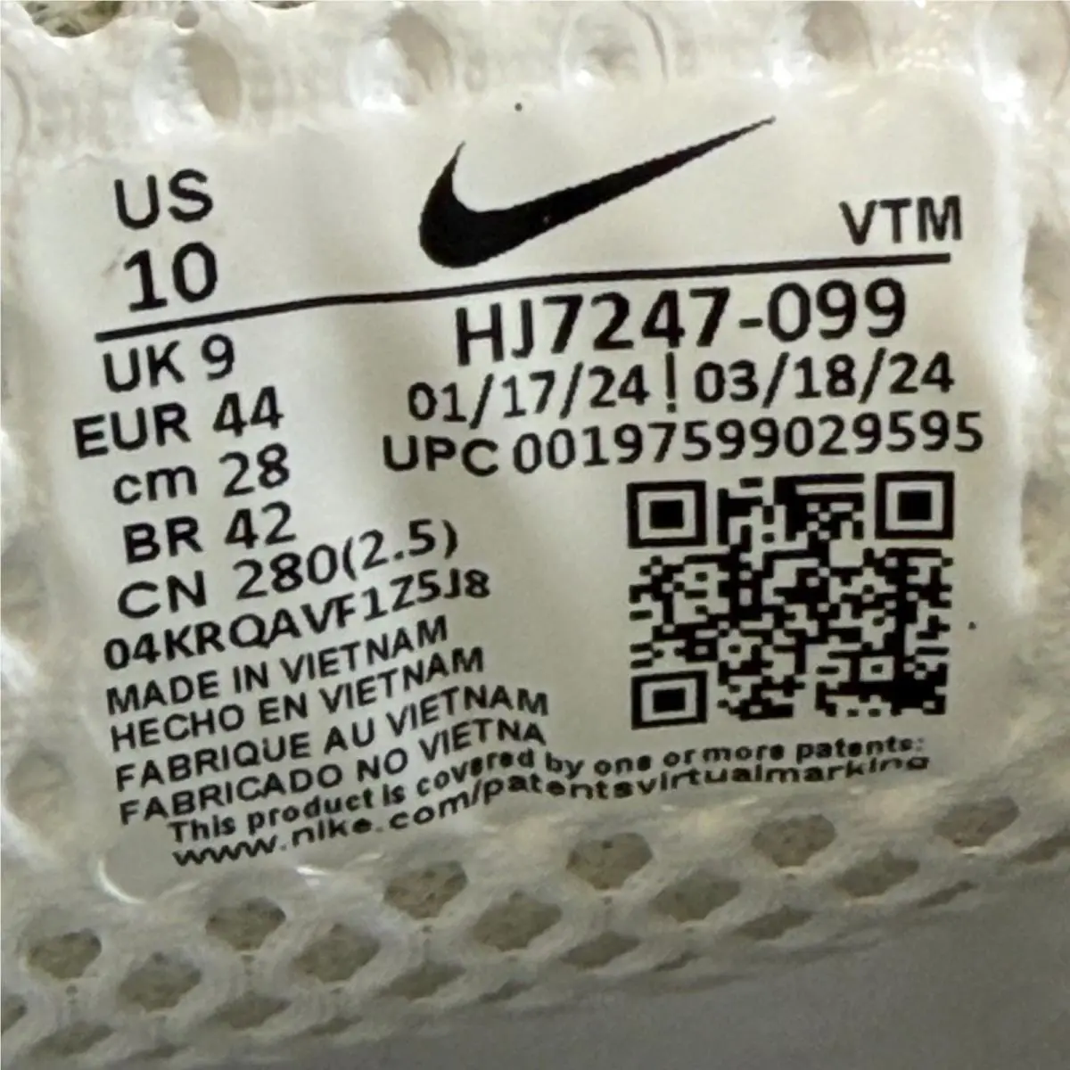 Nike shoes - Nike Zoom Vomero 5 Platinum Tint Metallic Gold HJ7247-099 - Gold 5