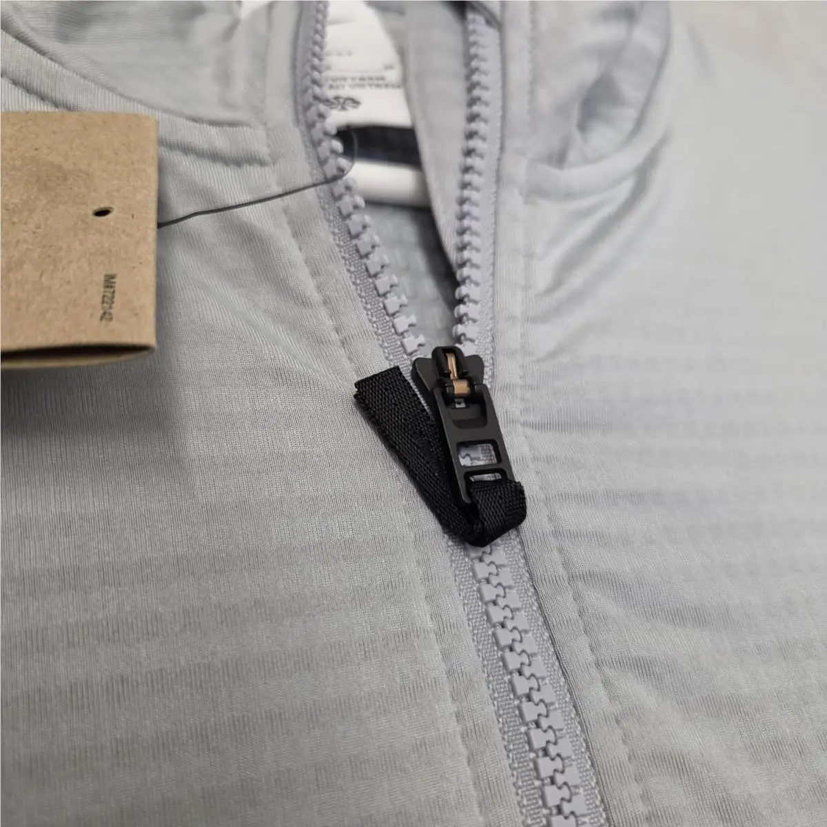 Nike clothing - Gray (UPC: 197860028418) 3