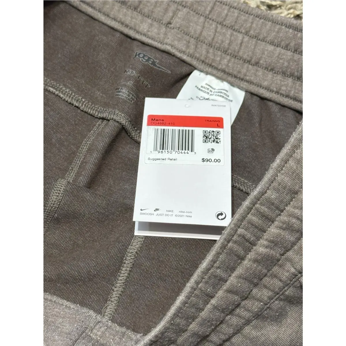 Nike clothing - Brown 3