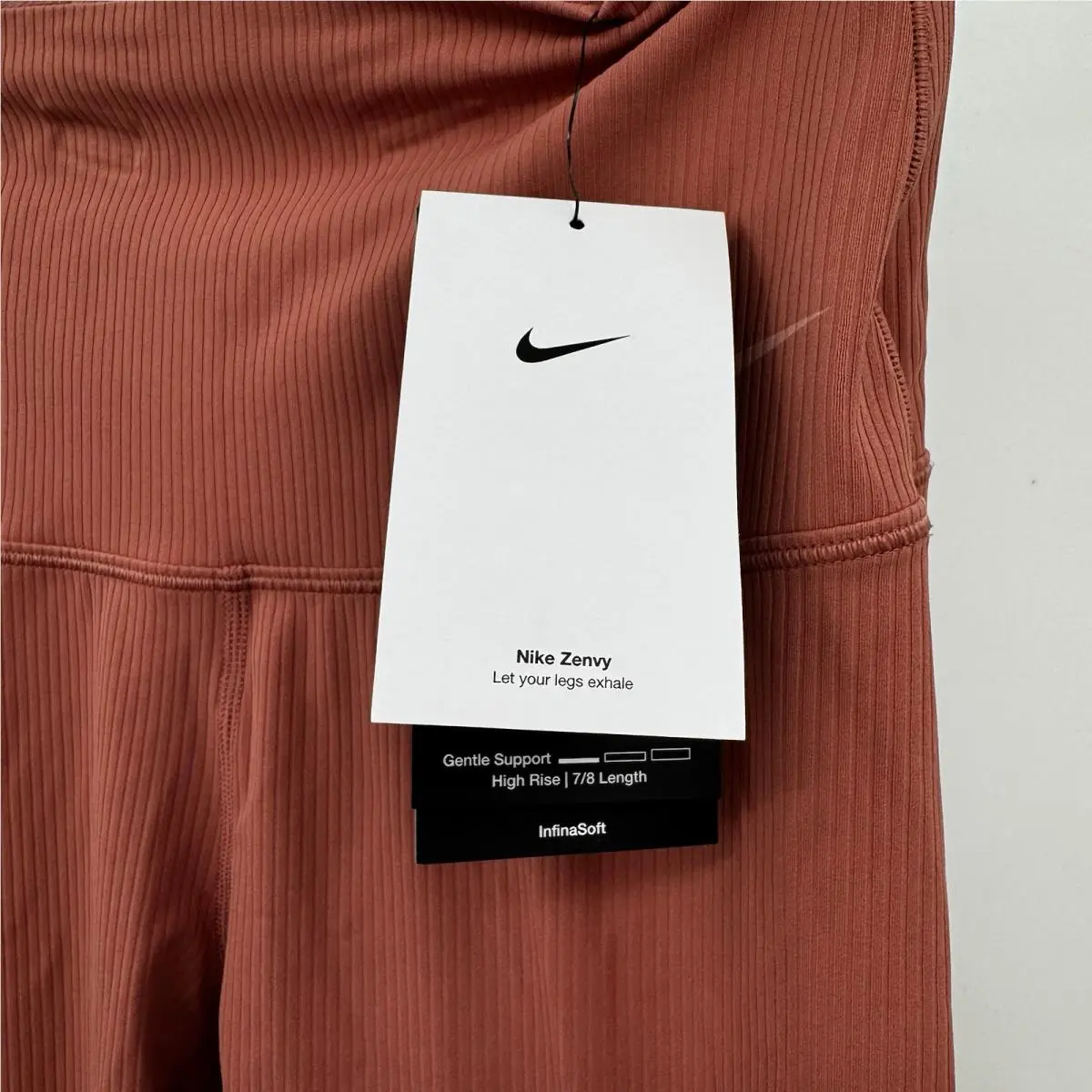 Nike clothing - Canyon Pink 7