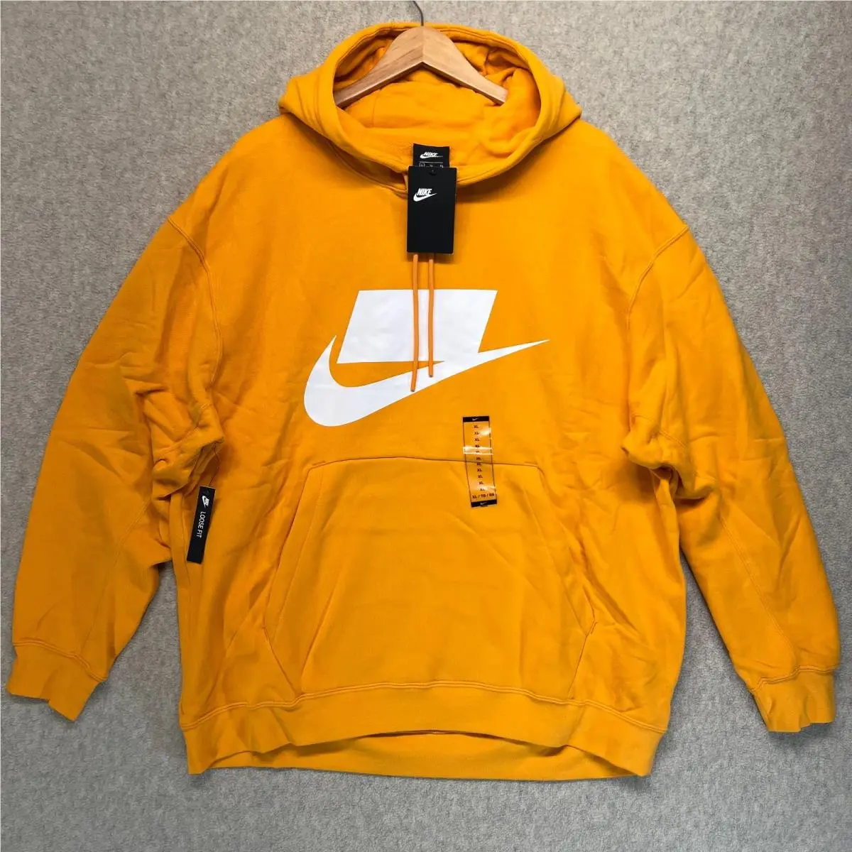 Nike Loose Fit Men`s Big Swoosh Sportswear Hoodie Orange BV4540-886 XL