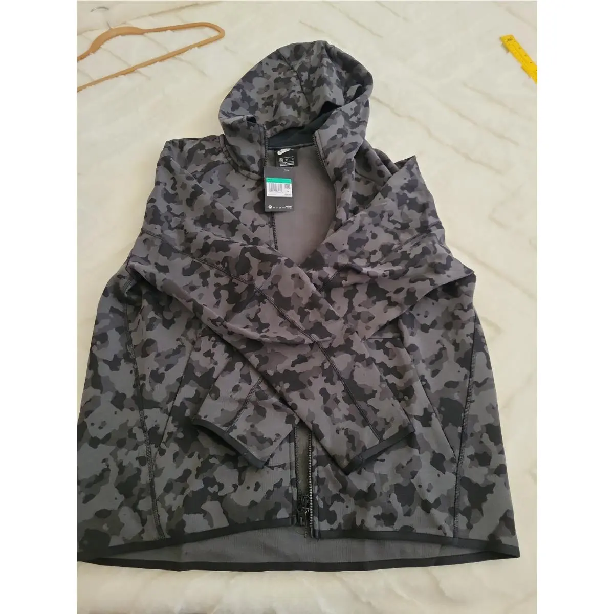 Nike clothing - CAMO 16