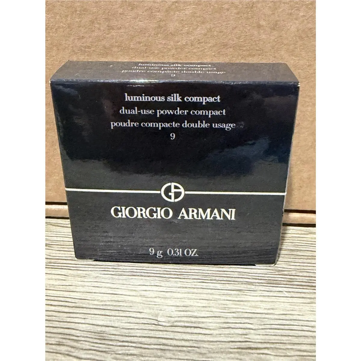9 Giorgio Armani Luminous Silk Compact Dual-use Powder Compact